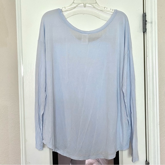 Victoria’s Secret PINK Blue Long Sleeve Tee - Picture 2 of 3